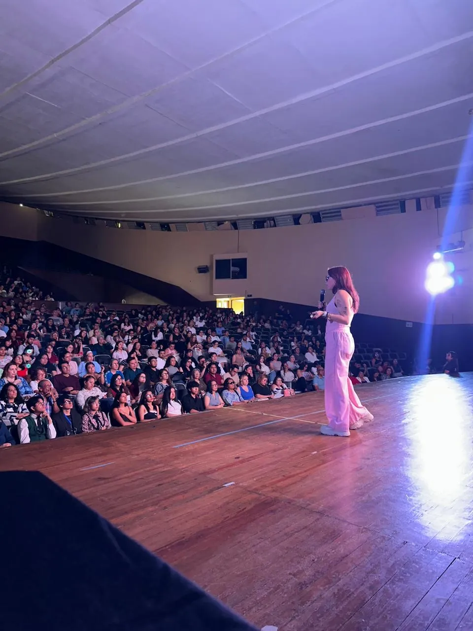 Lydia Viñuela durante su ponencia en el Congreso Internacional IETPC